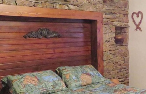 Hill City Casa | Gold Mine.