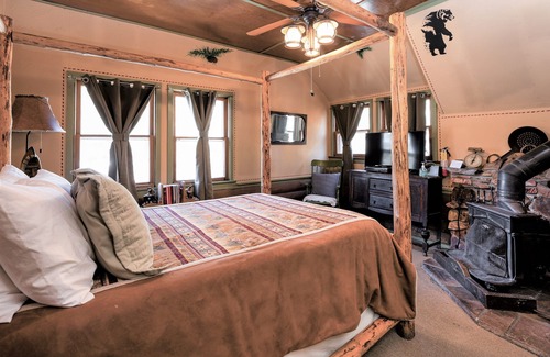 Big Bear City Cama Y Desayuno | Gold Mountain Manor Bed and Breakfast