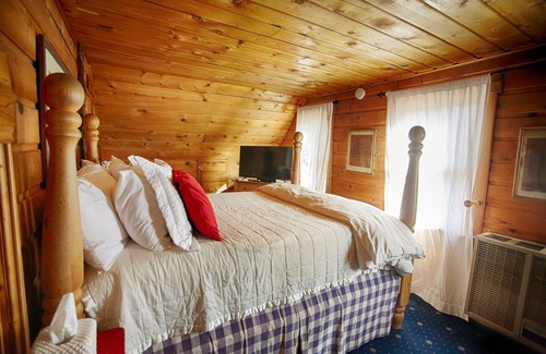 Big Bear City Cama Y Desayuno | Gold Mountain Manor Bed and Breakfast