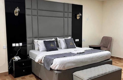 Enugu Hotel | Gold Rhino Hotel
