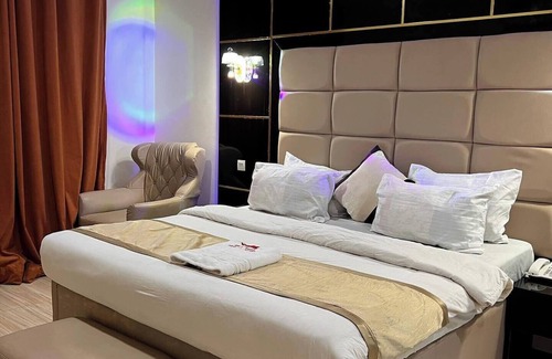 Enugu Hotel | Gold Rhino Hotel