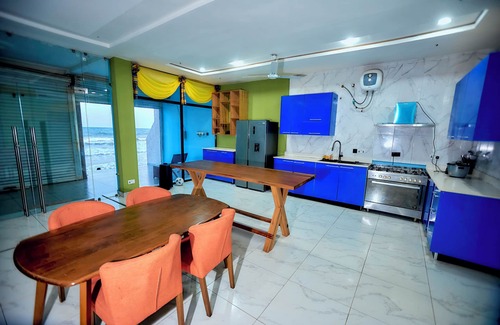 Kokrobite Casa | Gold Shore Villa 3-bedroom house with WiFi and AC in Kokrobite on the Beach