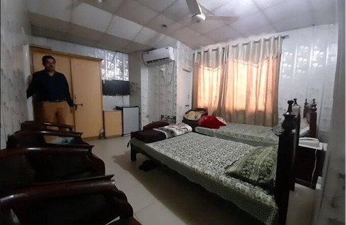 Lahore Hotel | Gold Star Hotel