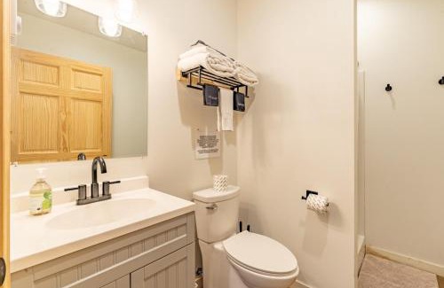 Custer Casa | Gold Valley Camp Cabin 1