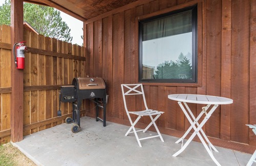 Custer Cabina | Gold Valley Camp Cabin 2 | 1 Bed, 1 Bath