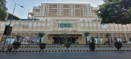 Lahore Hotel | Goldcrest Apartments