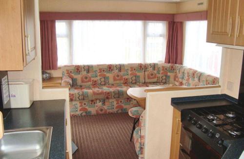 Chapel Saint Leonards Complejo | Golden Anchor Caravan Park