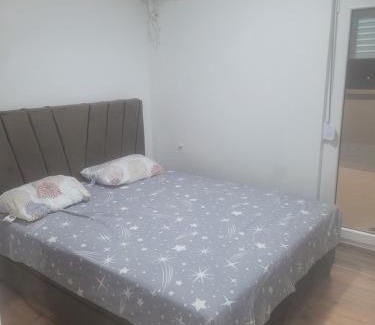 Valjevo Apartamento | Golden Apartment
