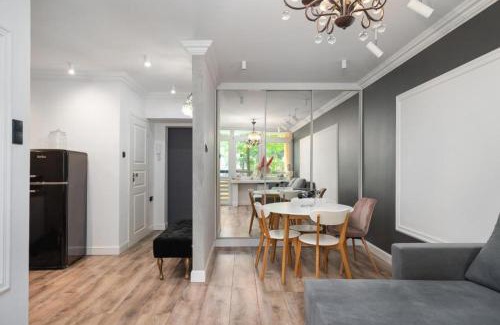 Muranow Apartamento | Golden Apartments Warsaw - Modern & Stylish, Aleja Solidarności