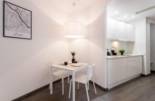 Muranow Apartamento | Golden Apartments Warsaw Solidarnosci 60B 37