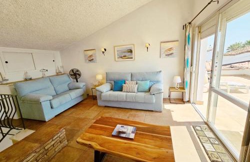 Bahia Dorada Chalet De Esquí | Golden Bay beach house by Lica