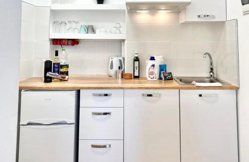 Chrissi Akti Apartamento | Golden Beach, Little Troll House 3