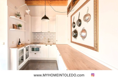 Toledo City Center Apartamento | ~GOLDEN~ by myhomeintoledo.com