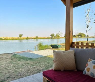 Stari Banovci Cama Y Desayuno | Golden Carp Lake