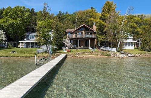Beulah Casa | Golden Crystal Shores