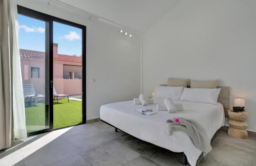 Ciudad Universitaria Villa | Golden dunes villa picasso