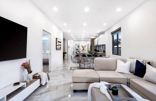 Croissant Park Casa | Golden Fox Downtown Pool House
