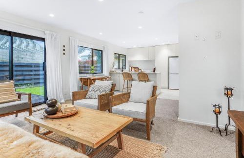 Cambridge Casa | Golden Grove - Cambridge Holiday Home