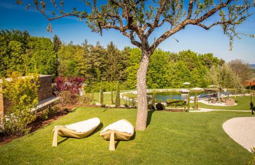Waldschach Cabina | Golden Hill Country Chalets & Suites