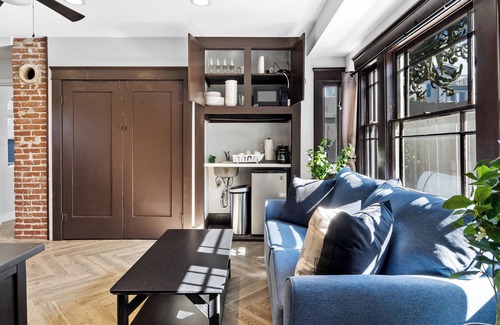 Golden Hill Casa | San Diego Hotspots at Your Doorstep Sleeps 8