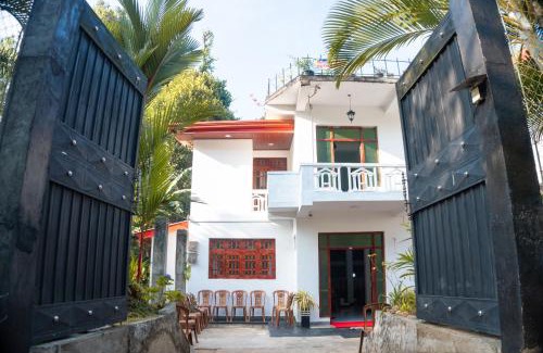 Yatinuwara Casa | Golden Holiday Home