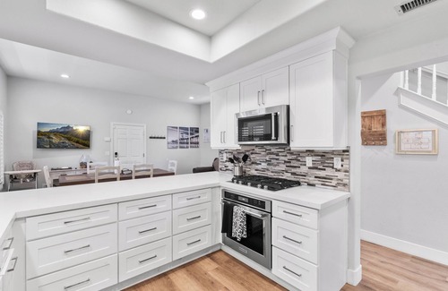 Seal Beach Casa | Golden Hour Hideaway – 3BR Near Sand, Dining & Adventure
