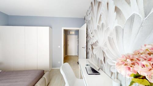 Srodmiescie Apartamento | Golden Hour Rose - Kurkowa 14 Residence