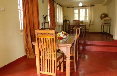 Nuwara Eliya Cama Y Desayuno | Golden King Cottage