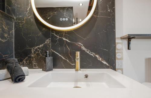 Naturist Village Apartamento | Golden Luxury House
