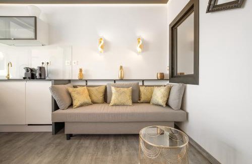 Naturist Village Apartamento | Golden Luxury House