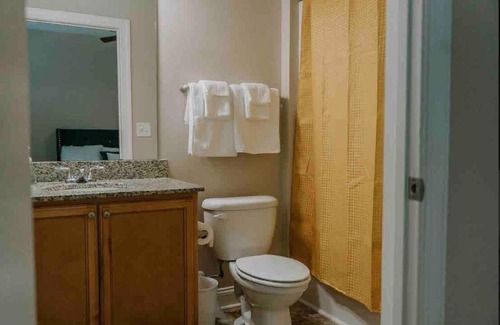 Greensboro Apartamento | Golden Magic, 7min, Self Check-In, Smart TV