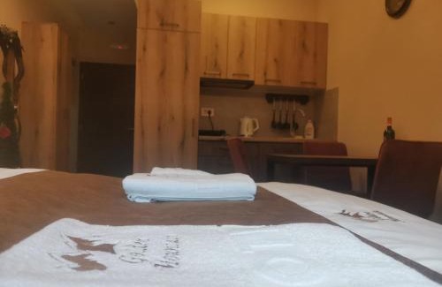 Lisina Apartamento | Golden Mountain A75 NLux Milmari