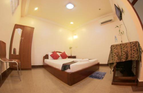 Daun Penh Hotel | Golden Noura Villa-Pub & Restaurant