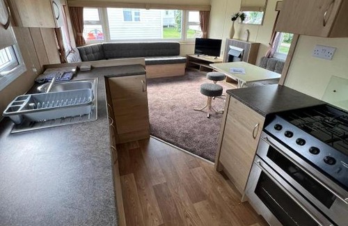 Chapel Saint Leonards Complejo | Golden Palm Resort, Sherwood Plot, Jubilee S216, 8 Berth