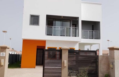 Gunjur Casa | Golden Sands Villa, 3-bedroom house with WiFi in Gunjur