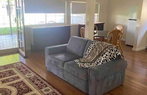 West Wyalong Apartamento | Golden Street Cottage