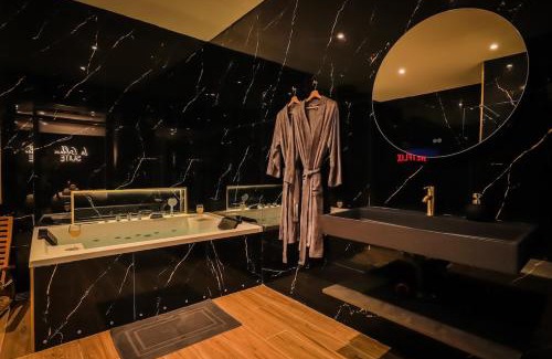 Lens Apartamento | Golden Suite - Elegance - Private Spa Jacuzzi