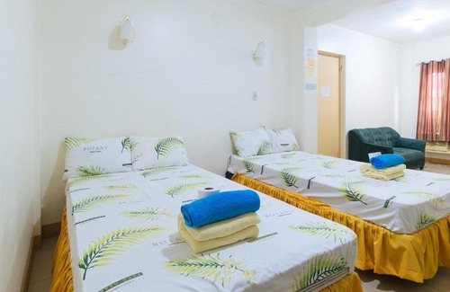 Rosario Hotel | Golden Sunrise Hotel II by RedDoorz
