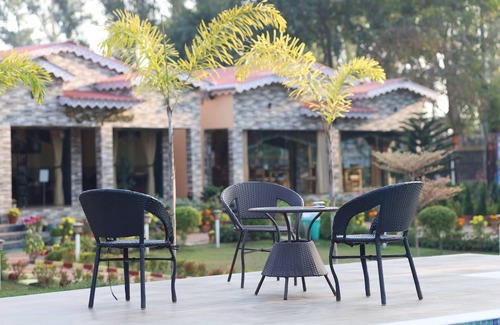 Kanthi Complejo | Golden View Resort & Restaurant