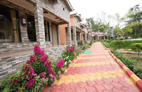 Kanthi Complejo | Golden View Resort & Restaurant