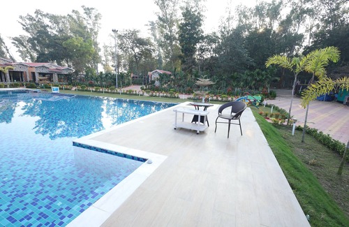 Kanthi Complejo | Golden View Resort & Restaurant