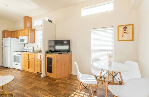 Fort Bragg Casa | GoldenGlow! DTFB. SameDayBooking