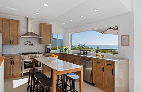 Summerland Casa | Goldenview - Elevated Elegance with Panoramic Views