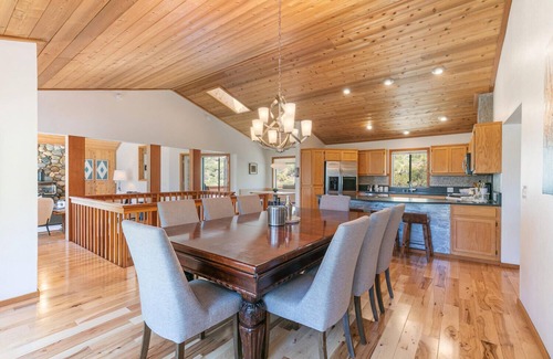Truckee Casa | Vistas tranquilas - Northstar 4BR de lujo con piscinas de HOA, tenis, jacuzzi y gimnasio