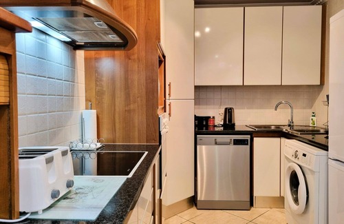 Strand Apartamento | 'Goldwater on Beach', Stunning 3 bedroom apartment opposite the Beach