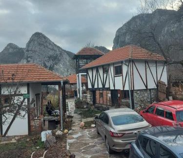 Stara Planina Casa | Golemi kamik Pirot