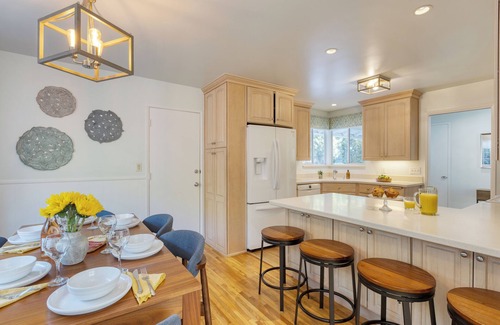 Goleta Casa | Goleta Getaway by AvantStay | Private Backyard, 1.5mi to the Beach!