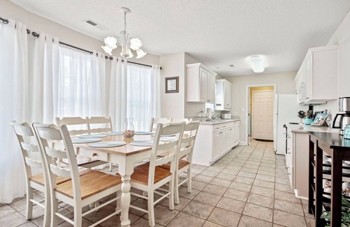 Pawleys Island Casa | Golf ~ Beach ~ Attractions...Centrally in Quiet Pawleys Island Neighborhood