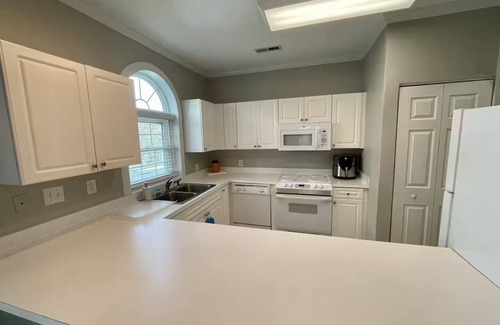 Socastee Condominio | Golf / Beach Retreat in Charming 2-bedroom Condo in Delightful Myrtle Beach