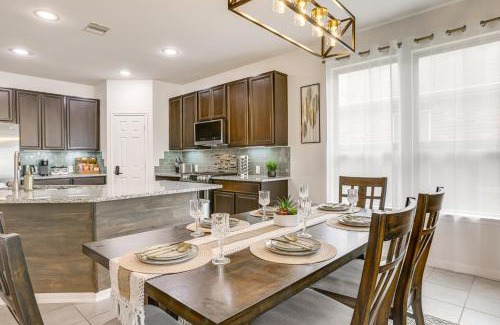 Katy Casa | Golf, Bike, Fish and More Family Getaway in Katy